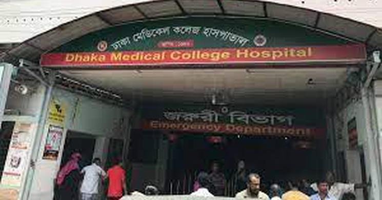 রবীন্দ্রসরোবরে দোকান কর্মচারীদের হামলায় ঢাবির ৮ শিক্ষার্থী আহত