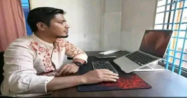 ফ্রিল্যান্সিং করে সিরাজুলের মাসিক আয় ৫ লাখ