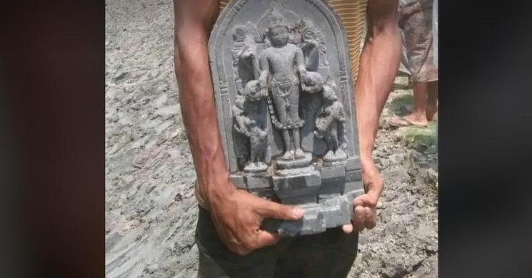 ঠাকুরগাঁওয়ে  ১৩ কেজি ওজনের কষ্টি পাথরের মুর্তি উদ্ধার