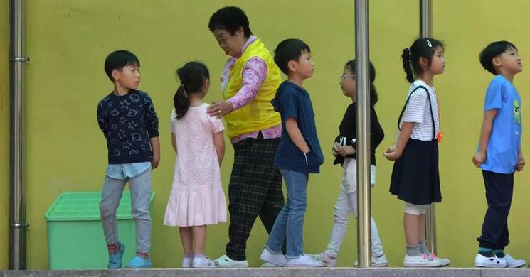 South Koreans become younger under the new age-counting law