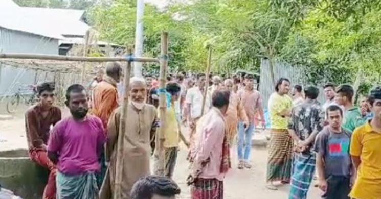 জমি নিয়ে বিরোধে ভাই-বোনকে কুপিয়ে হত্যা