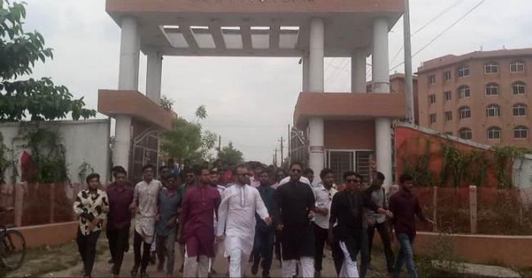 নৌকার প্রচারণায় ববিতে ছাত্রলীগের শোভাযাত্রা