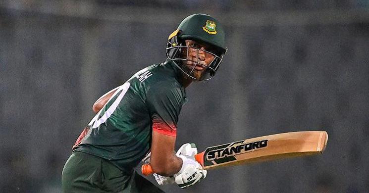 আক্ষেপ নিয়ে ফিরলেন রিয়াদ, ধুঁকছে বাংলাদেশ